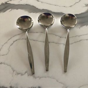 Carvel Hall Stainless Soup Spoons (3)